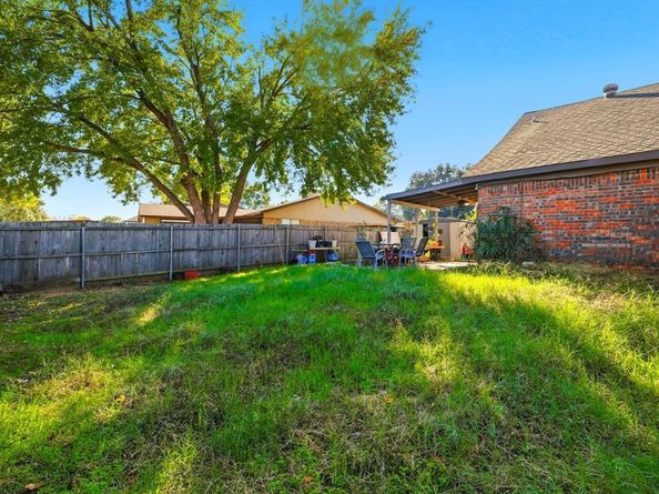 1705  Redbird Circle , Lewisville Texas 75067