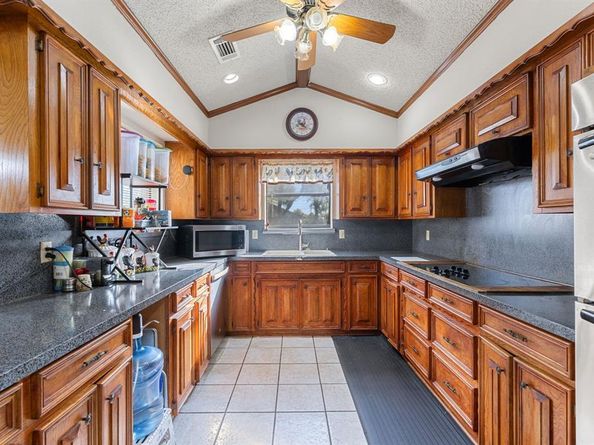 1519  Shannon Place , Carrollton Texas 75006