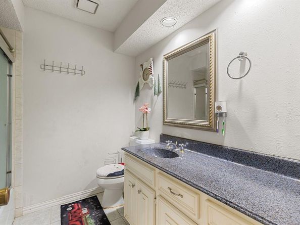 1519  Shannon Place , Carrollton Texas 75006