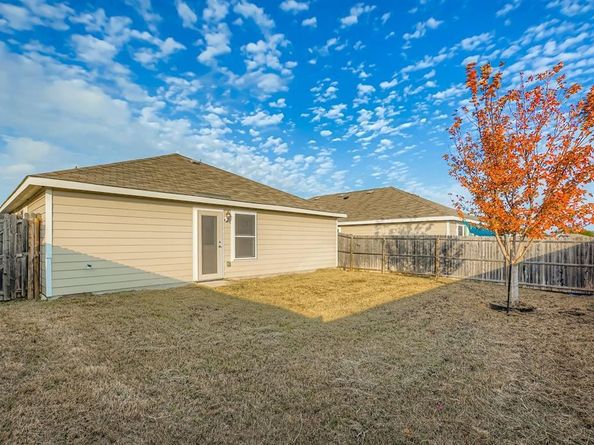 9238  Summerlee Street , Dallas Texas 75227