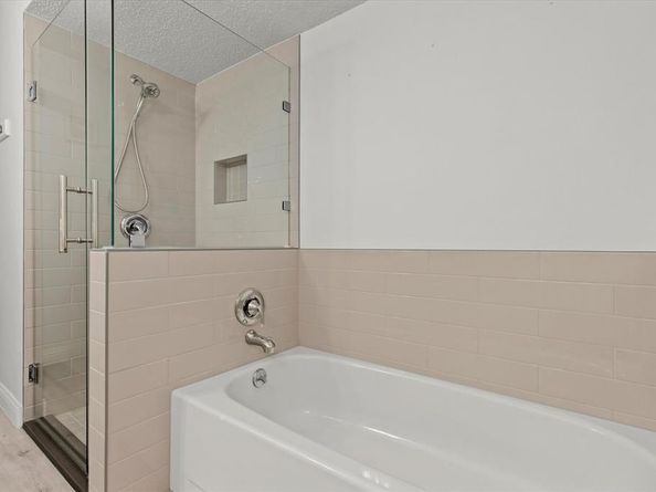 15221  Berry Trail  709, Dallas Texas 75248