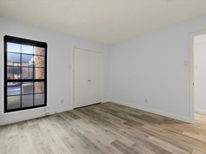 15221  Berry Trail  709, Dallas Texas 75248