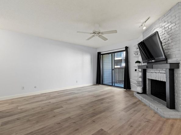 15221  Berry Trail  709, Dallas Texas 75248