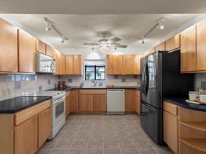 15221  Berry Trail  709, Dallas Texas 75248