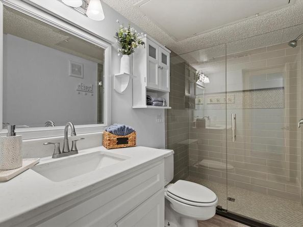 15221  Berry Trail  709, Dallas Texas 75248