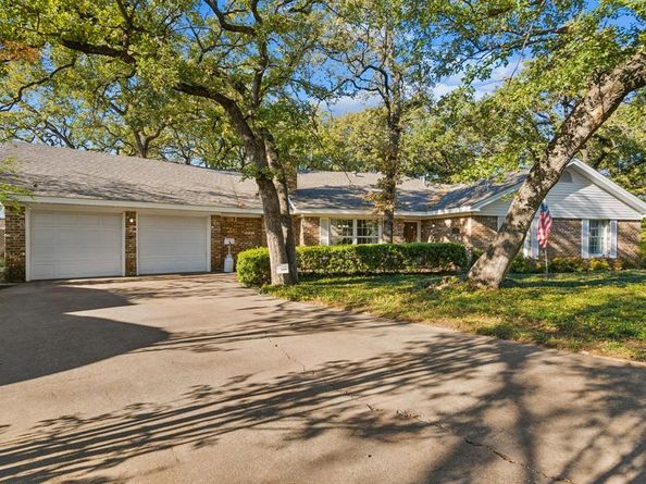 2637  Locksley Chase Drive , Irving Texas 75061