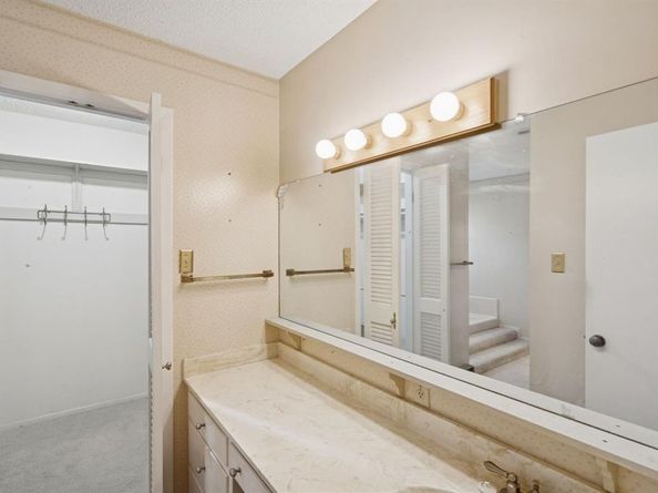 2637  Locksley Chase Drive , Irving Texas 75061