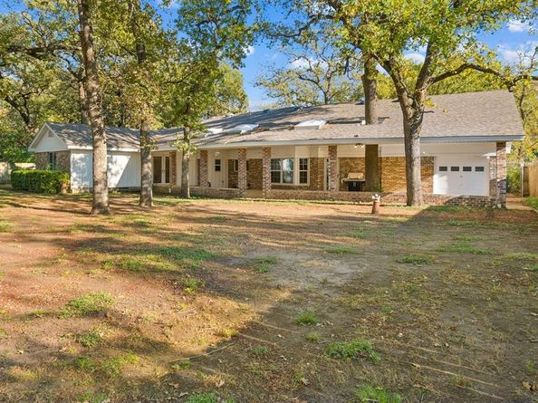 2637  Locksley Chase Drive , Irving Texas 75061