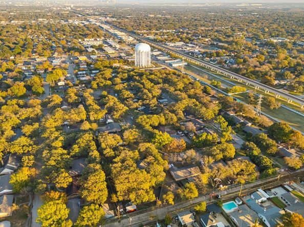 2637  Locksley Chase Drive , Irving Texas 75061