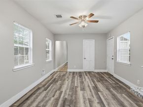 227 S Hampton Road , Dallas Texas 75208