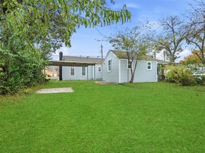 227 S Hampton Road , Dallas Texas 75208