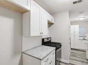 227 S Hampton Road , Dallas Texas 75208