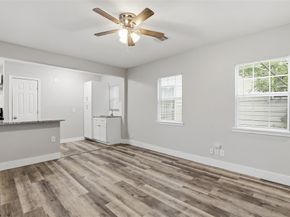 227 S Hampton Road , Dallas Texas 75208