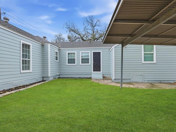 227 S Hampton Road , Dallas Texas 75208