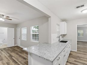 227 S Hampton Road , Dallas Texas 75208