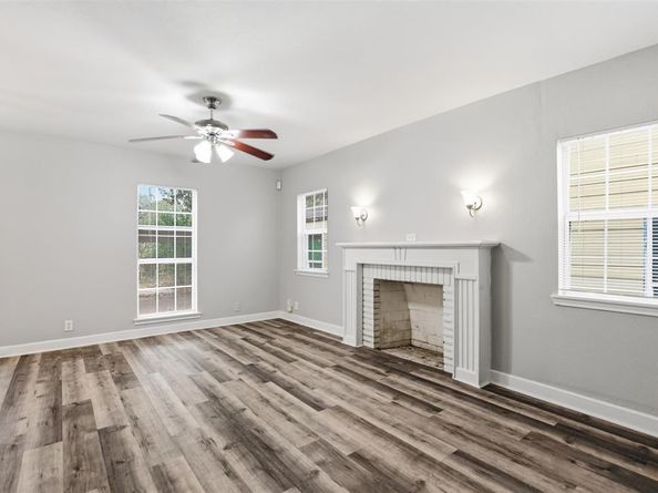 227 S Hampton Road , Dallas Texas 75208