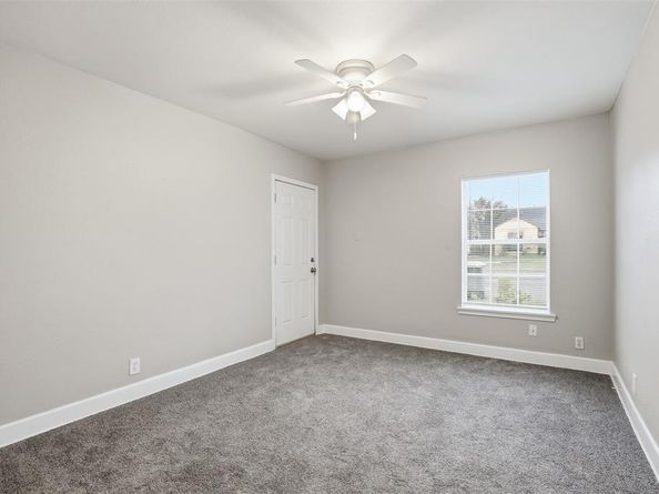 227 S Hampton Road , Dallas Texas 75208