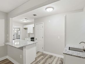 227 S Hampton Road , Dallas Texas 75208