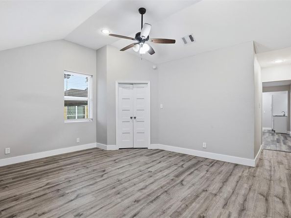 227 S Hampton Road , Dallas Texas 75208