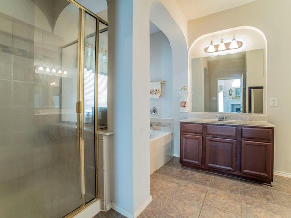 2335  Shackleford Trail , Grand Prairie Texas 75052