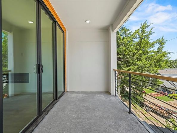 1312  Compton Street , Dallas Texas 75203