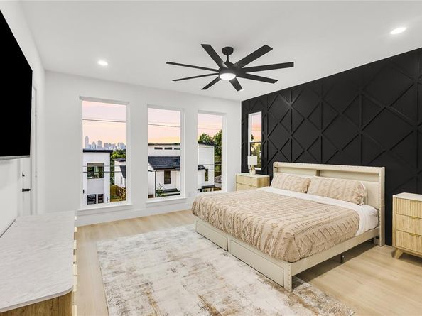 1312  Compton Street , Dallas Texas 75203