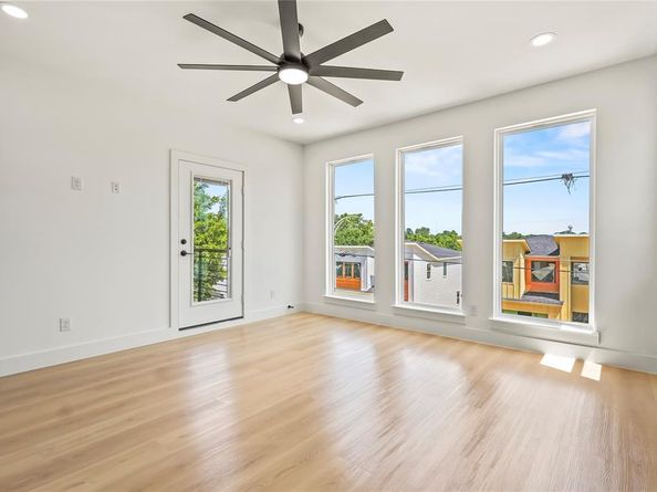 1312  Compton Street , Dallas Texas 75203