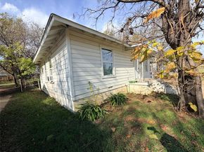 2016  Daniel Street , Fort Worth Texas 76104