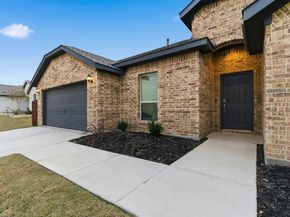 437  Falcon Way , Azle Texas 76020