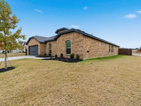 437  Falcon Way , Azle Texas 76020