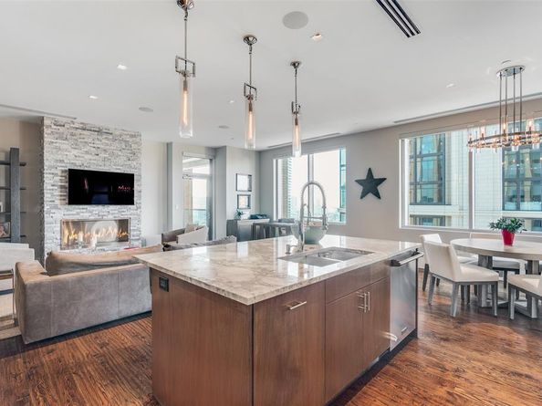 2300  Wolf Street  10D, Dallas Texas 75201