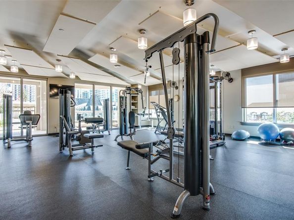 2300  Wolf Street  10D, Dallas Texas 75201