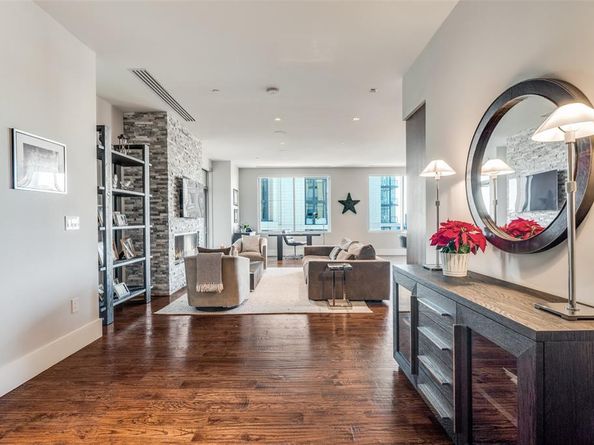 2300  Wolf Street  10D, Dallas Texas 75201