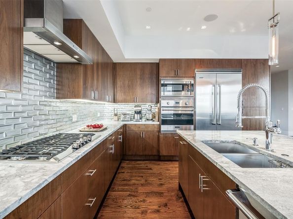 2300  Wolf Street  10D, Dallas Texas 75201