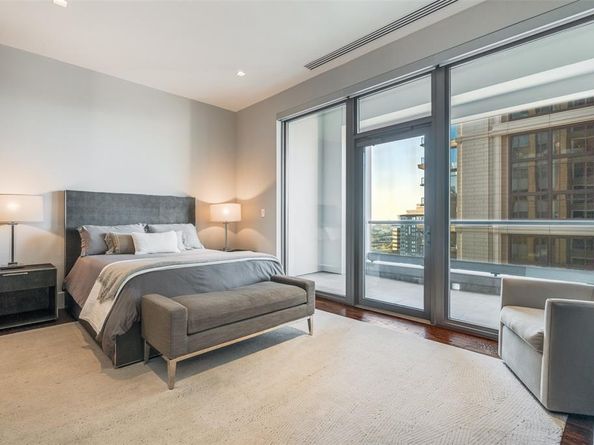 2300  Wolf Street  10D, Dallas Texas 75201