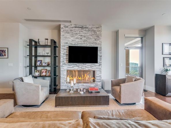 2300  Wolf Street  10D, Dallas Texas 75201