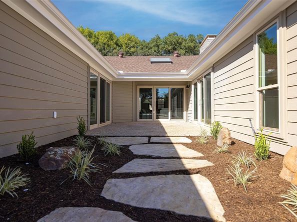 7604  Carta Valley Drive , Dallas Texas 75248