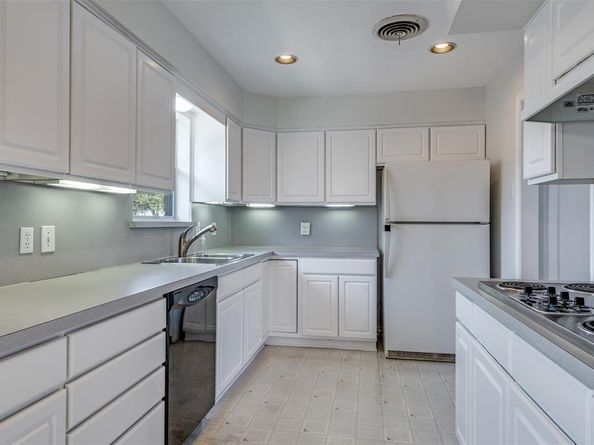 1321  Lexington Drive , Garland Texas 75041