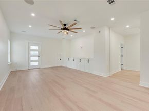 1206  Vermont Avenue , Dallas Texas 75216
