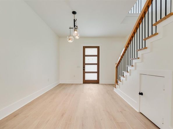1206  Vermont Avenue , Dallas Texas 75216