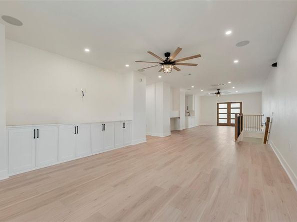 1206  Vermont Avenue , Dallas Texas 75216