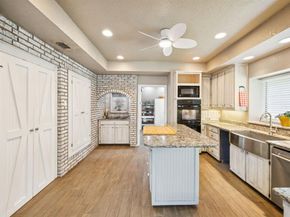 6606  Canalview Drive , Arlington Texas 76016