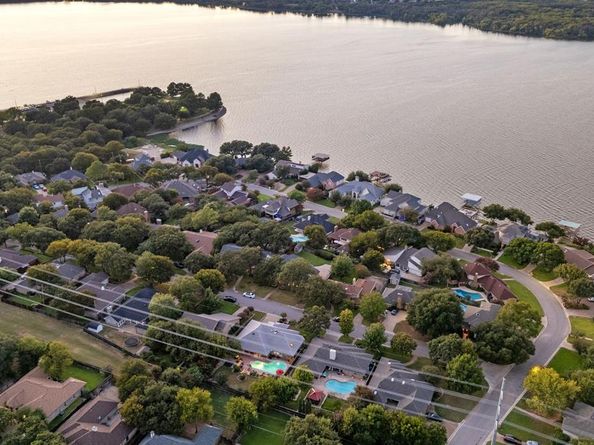 6606  Canalview Drive , Arlington Texas 76016