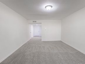 5055  Ridglea Lane  1105, Fort Worth Texas 76116