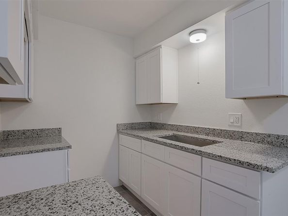 5055  Ridglea Lane  1105, Fort Worth Texas 76116