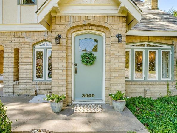 3000  6th Avenue , Fort Worth Texas 76110
