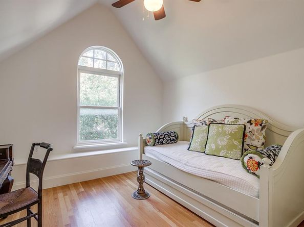3000  6th Avenue , Fort Worth Texas 76110