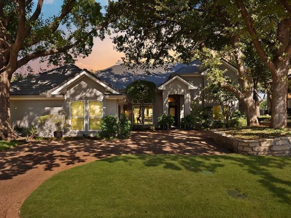 2907  Arbor Oaks Drive , Arlington Texas 76006
