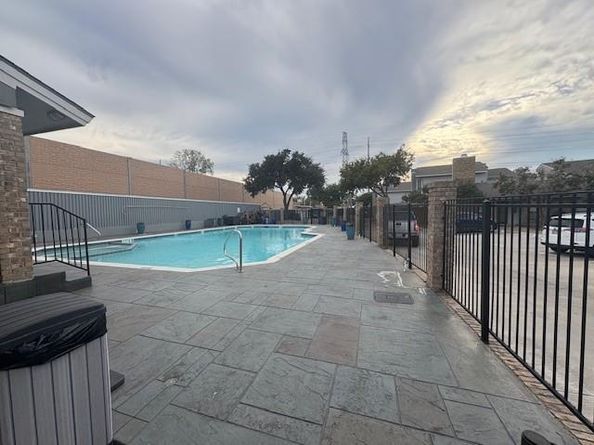 17490  Meandering Way  505, Dallas Texas 75252