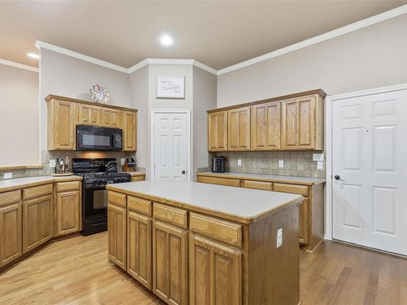 7505  Rolling Hills Drive , Benbrook Texas 76126